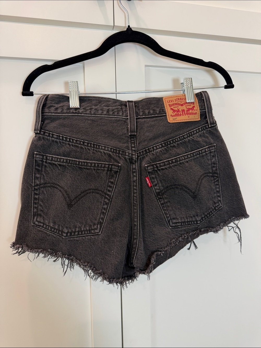Levi's 501 Black High-Rise Distressed Denim Shorts NWOT - Picture 4 of 5